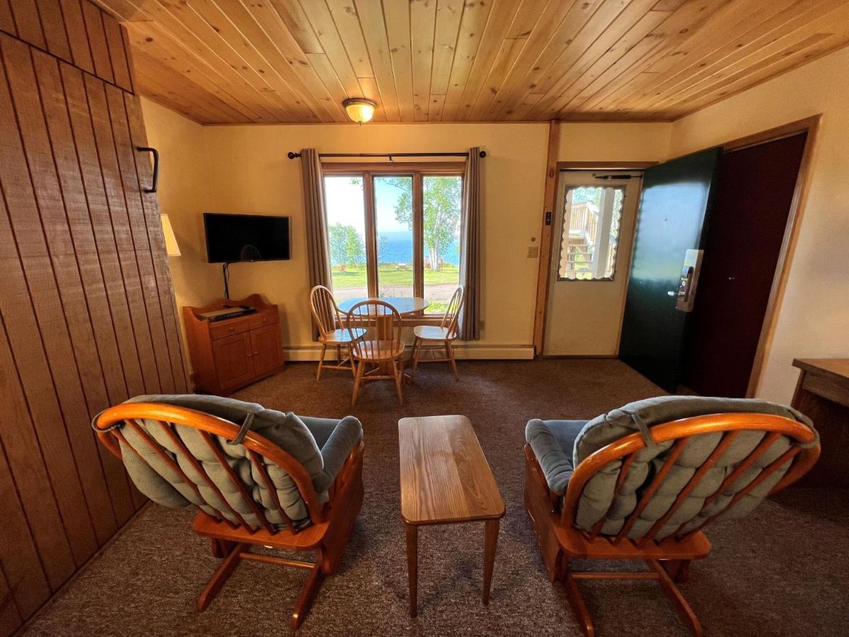 Thomsonite Inn On Lake Superior แกรนด์มาเรส์ ภายนอก รูปภาพ