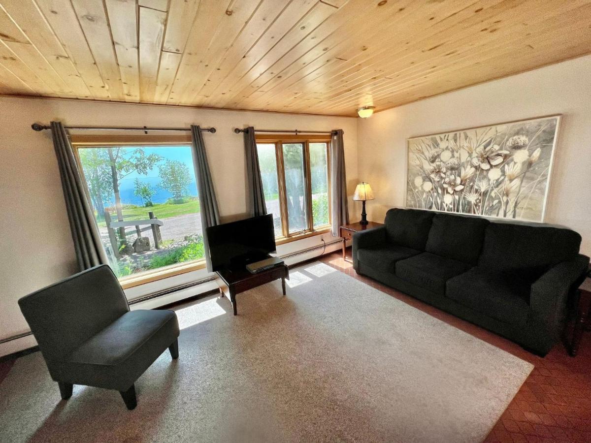 Thomsonite Inn On Lake Superior แกรนด์มาเรส์ ภายนอก รูปภาพ