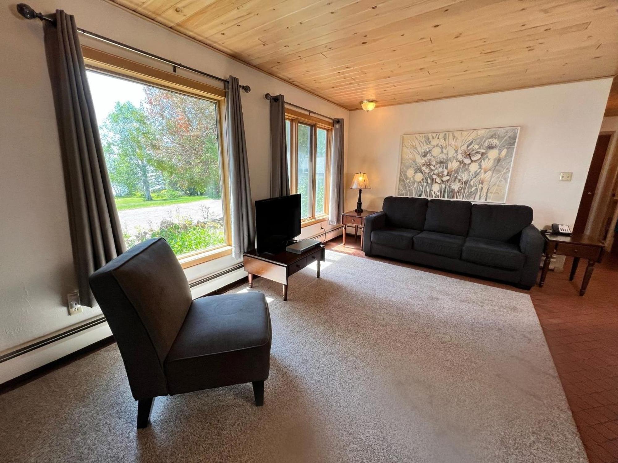 Thomsonite Inn On Lake Superior แกรนด์มาเรส์ ภายนอก รูปภาพ