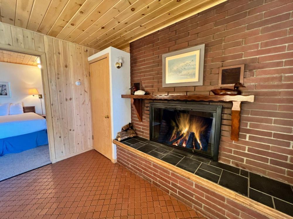 Thomsonite Inn On Lake Superior แกรนด์มาเรส์ ภายนอก รูปภาพ