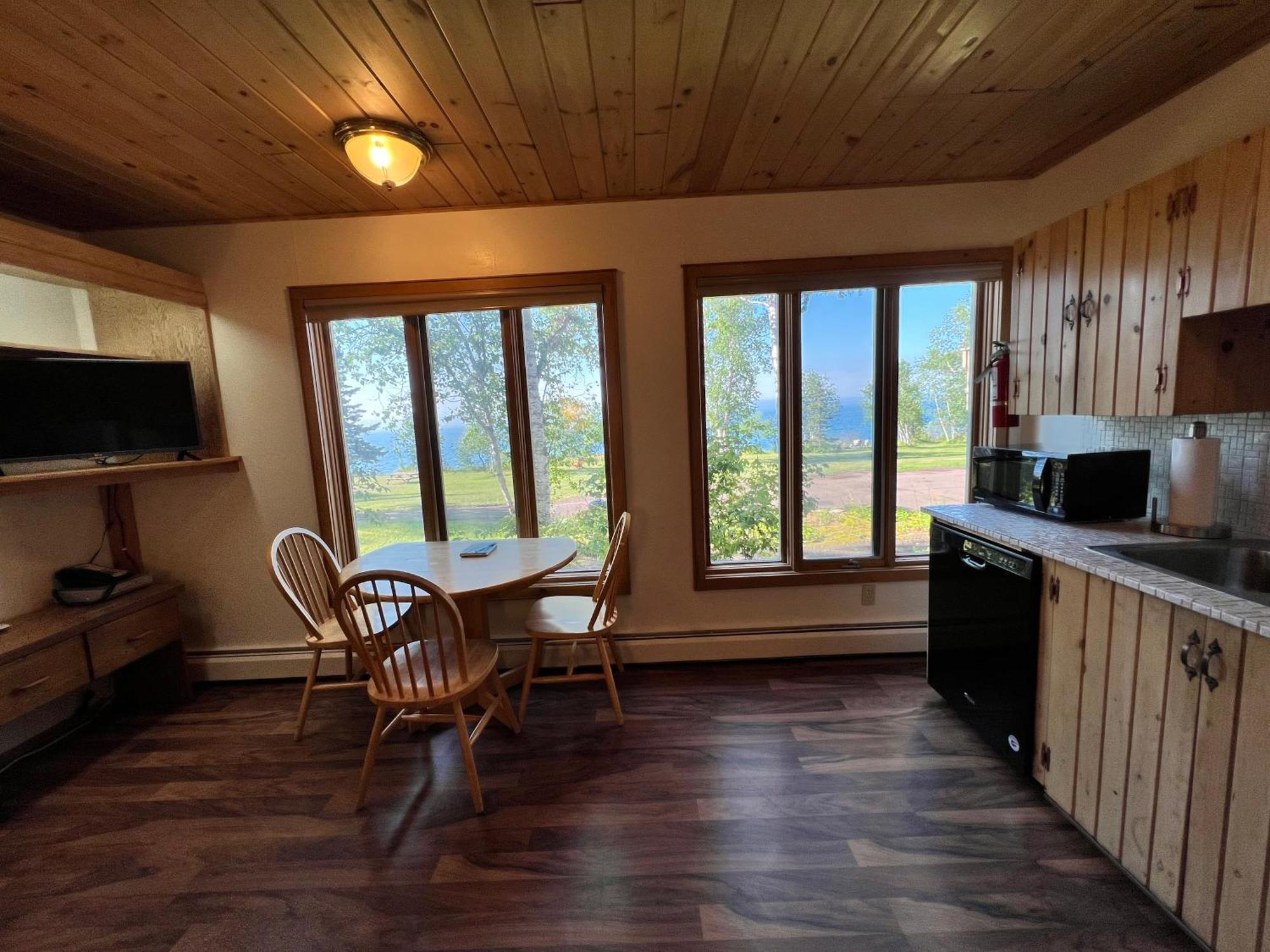 Thomsonite Inn On Lake Superior แกรนด์มาเรส์ ภายนอก รูปภาพ