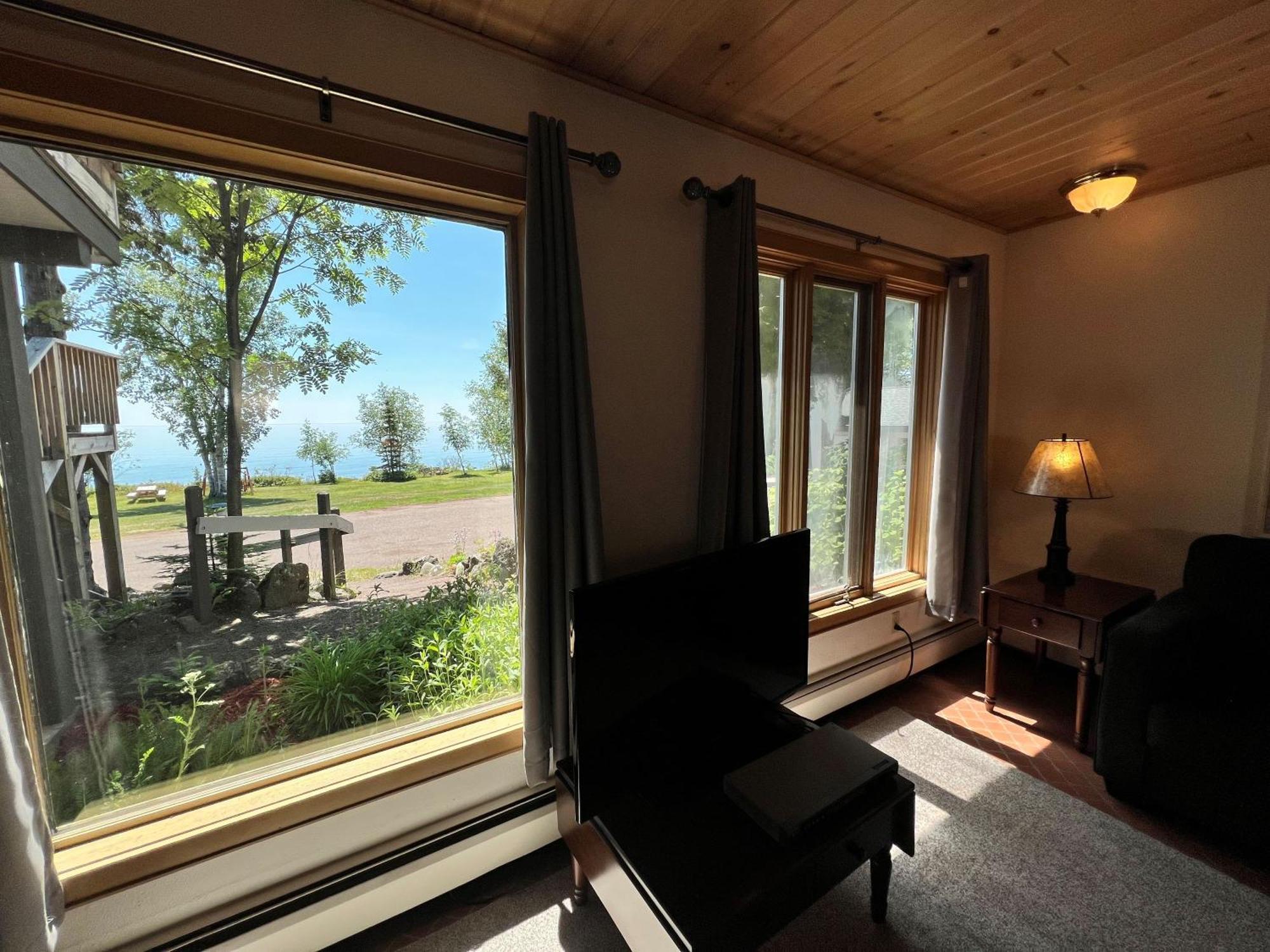 Thomsonite Inn On Lake Superior แกรนด์มาเรส์ ภายนอก รูปภาพ